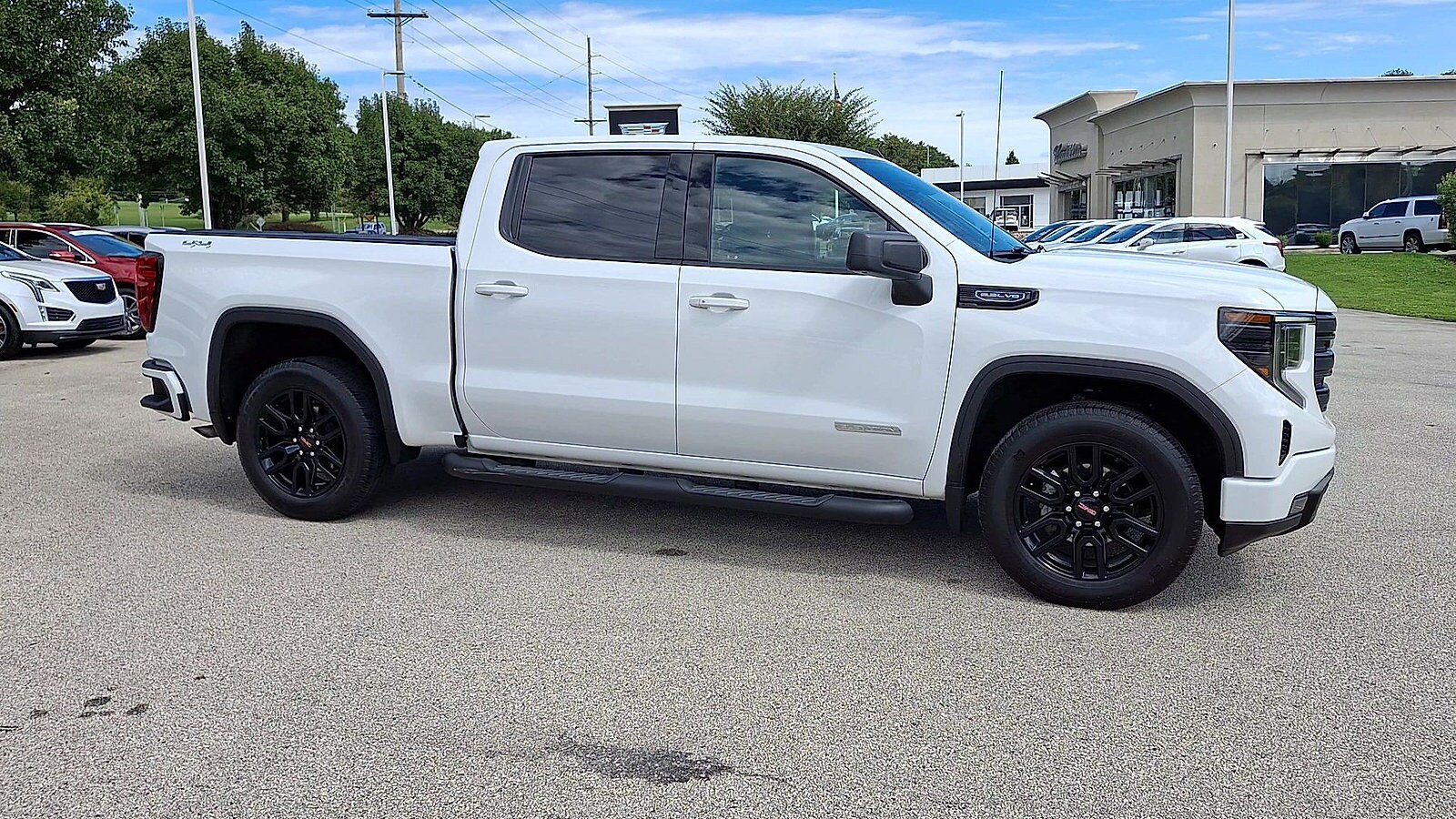 Used 2024 GMC Sierra 1500 Elevation AWD/4WD image 2