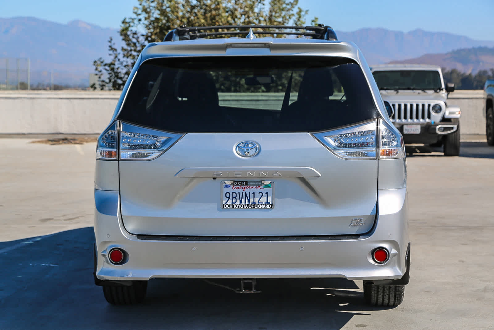 Certified 2019 Toyota Sienna SE w/ SE Preferred Package AWD/4WD image 6