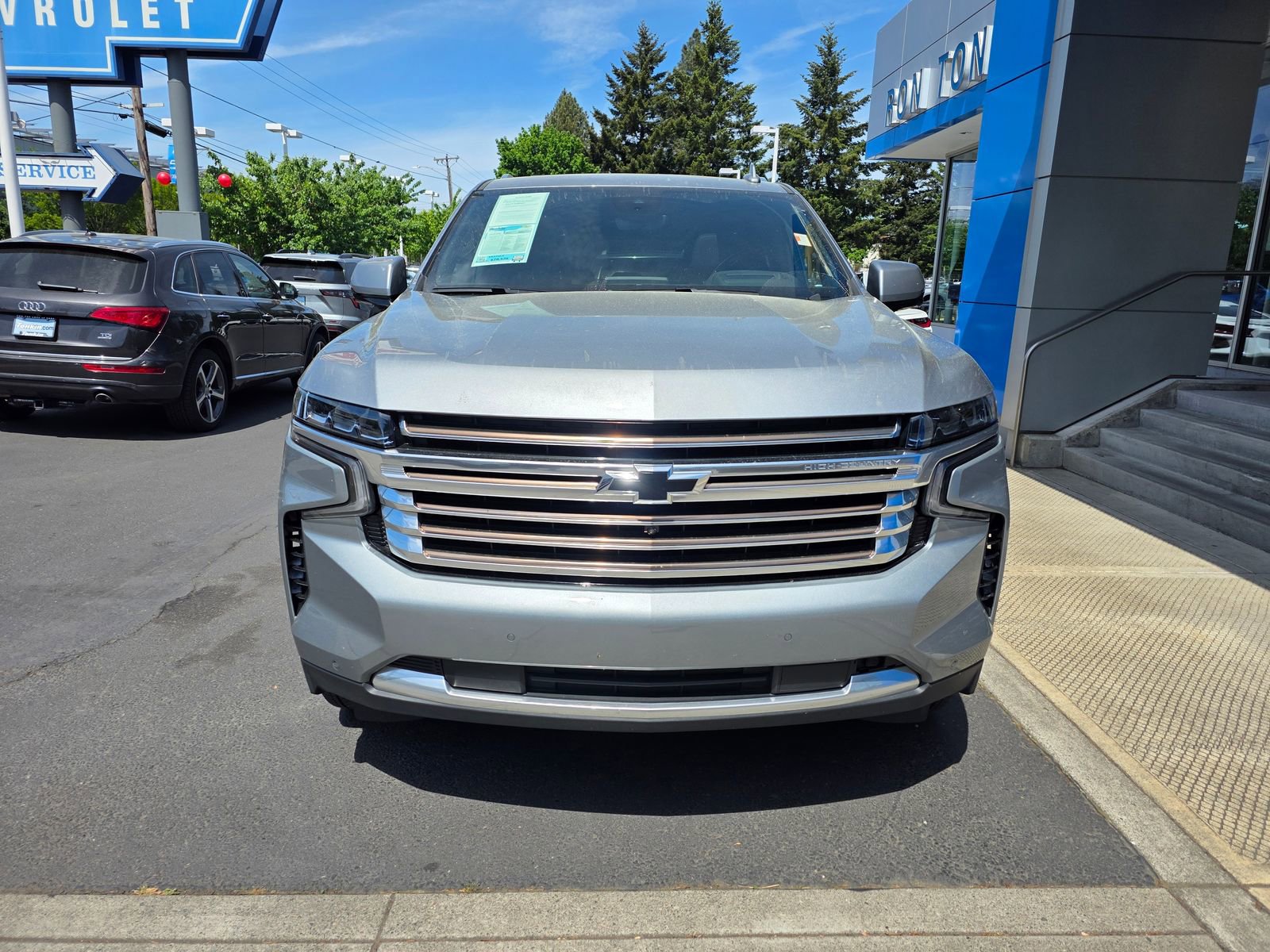Used 2024 Chevrolet Tahoe High Country w/ Max Trailering Package AWD/4WD image 3