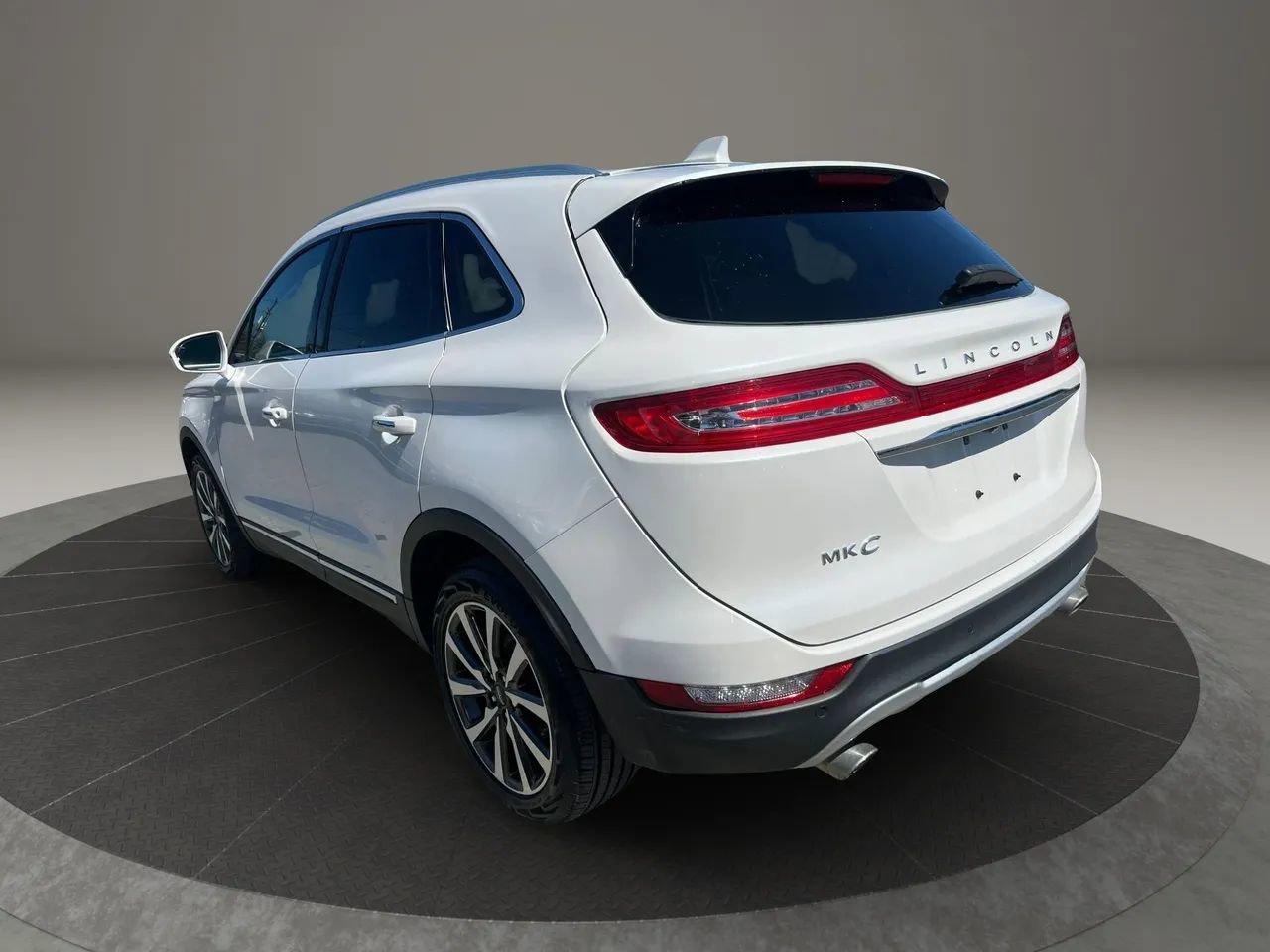 Used 2019 Lincoln MKC Reserve w/ MKC Climate Package AWD/4WD image 7