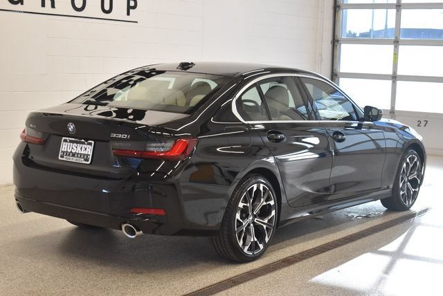 New 2026 BMW 330i xDrive Sedan w/ Premium Package AWD/4WD image 4