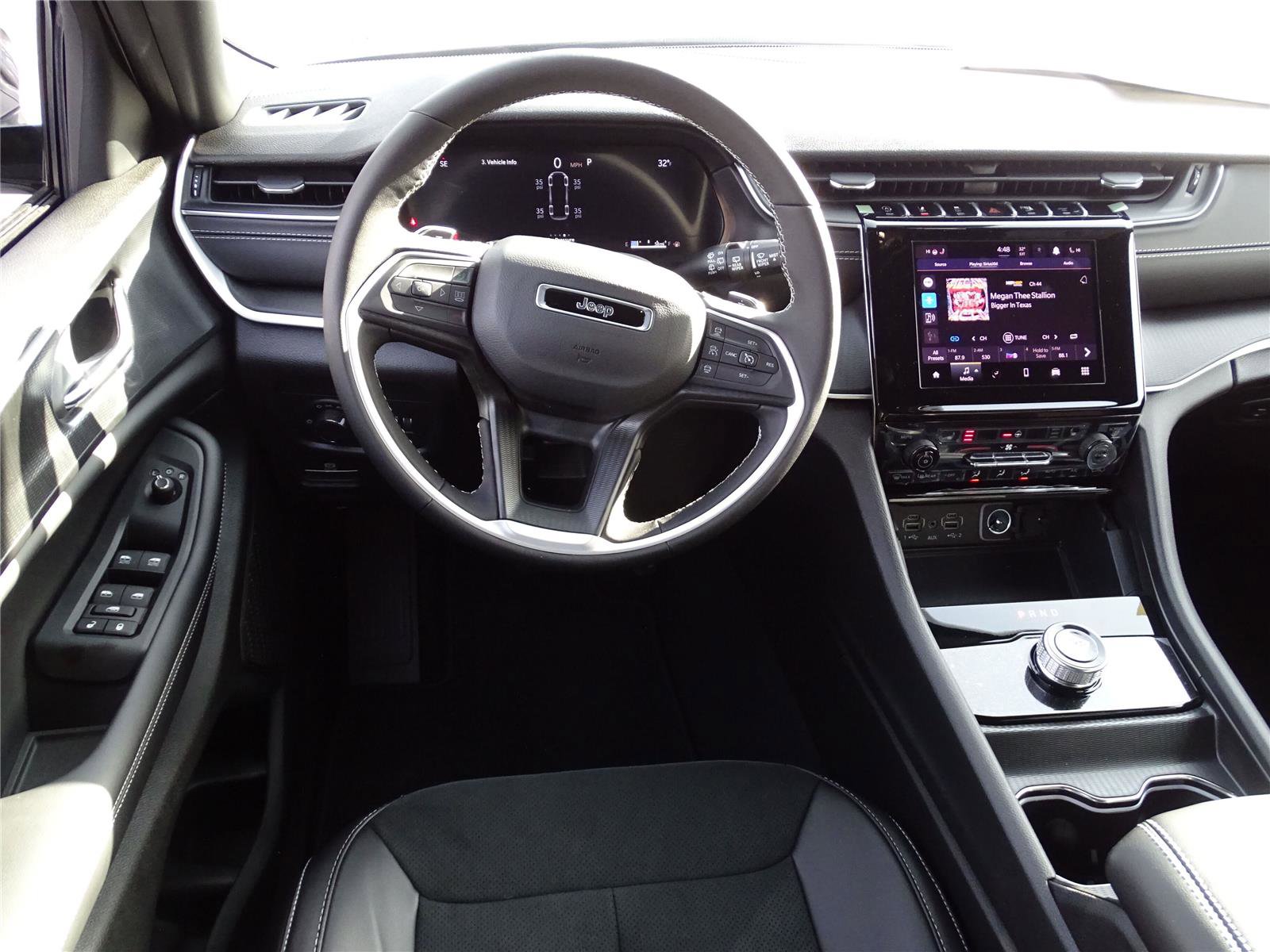 Used 2025 Jeep Grand Cherokee L Altitude image 22