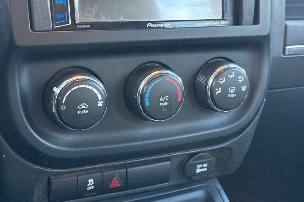 Used 2015 Jeep Patriot Sport FWD image 22