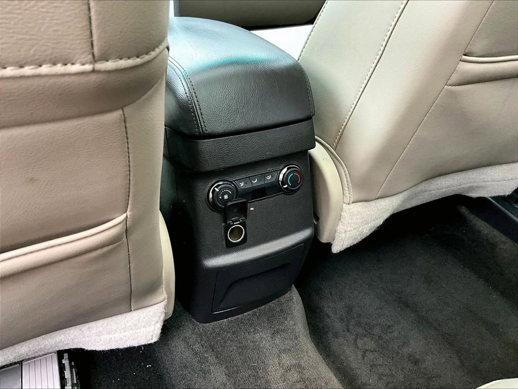 Used 2014 Ford Explorer XLT w/ Equipment Group 202A AWD/4WD image 30