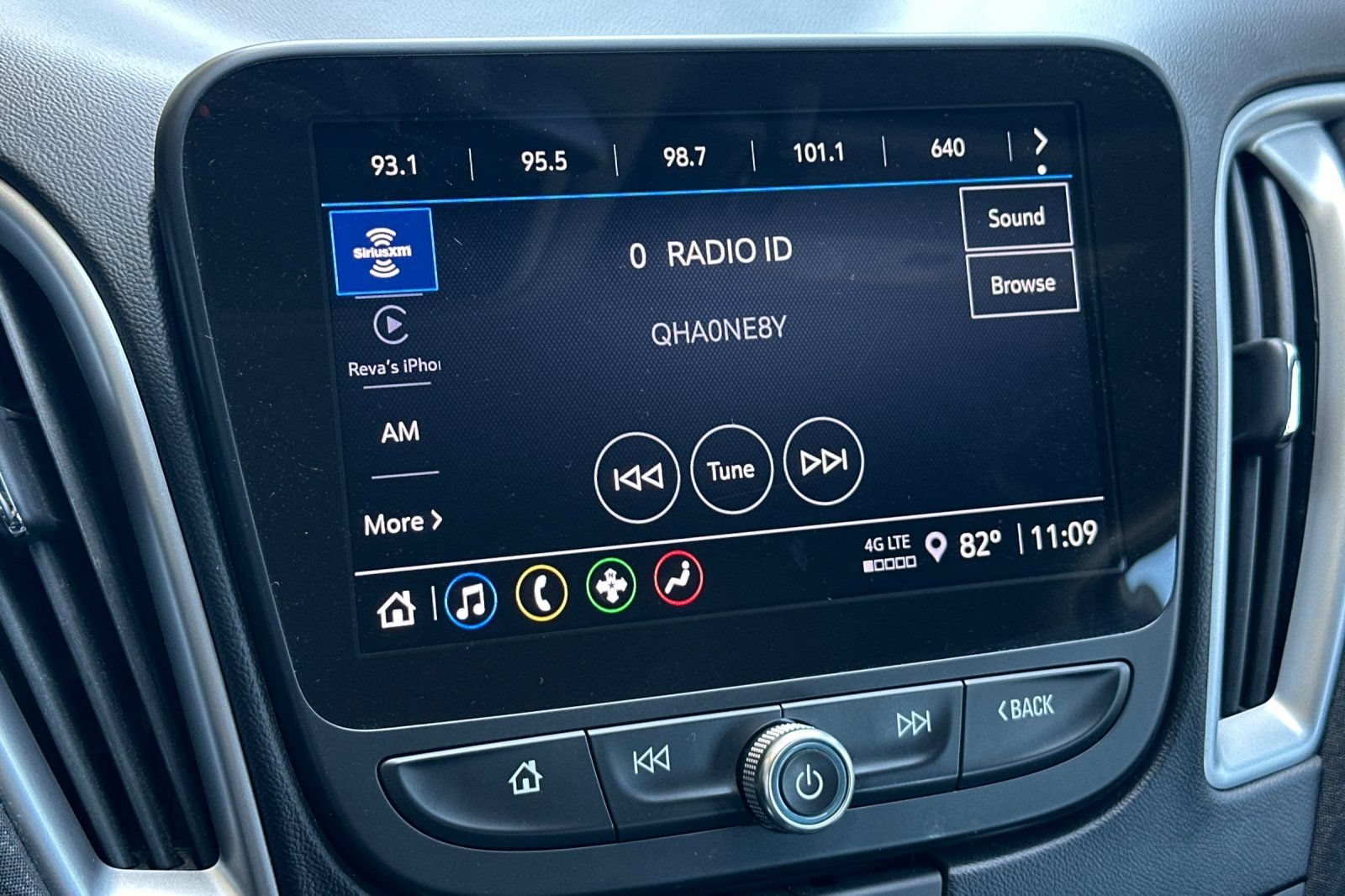 Used 2024 Chevrolet Malibu LT FWD image 17
