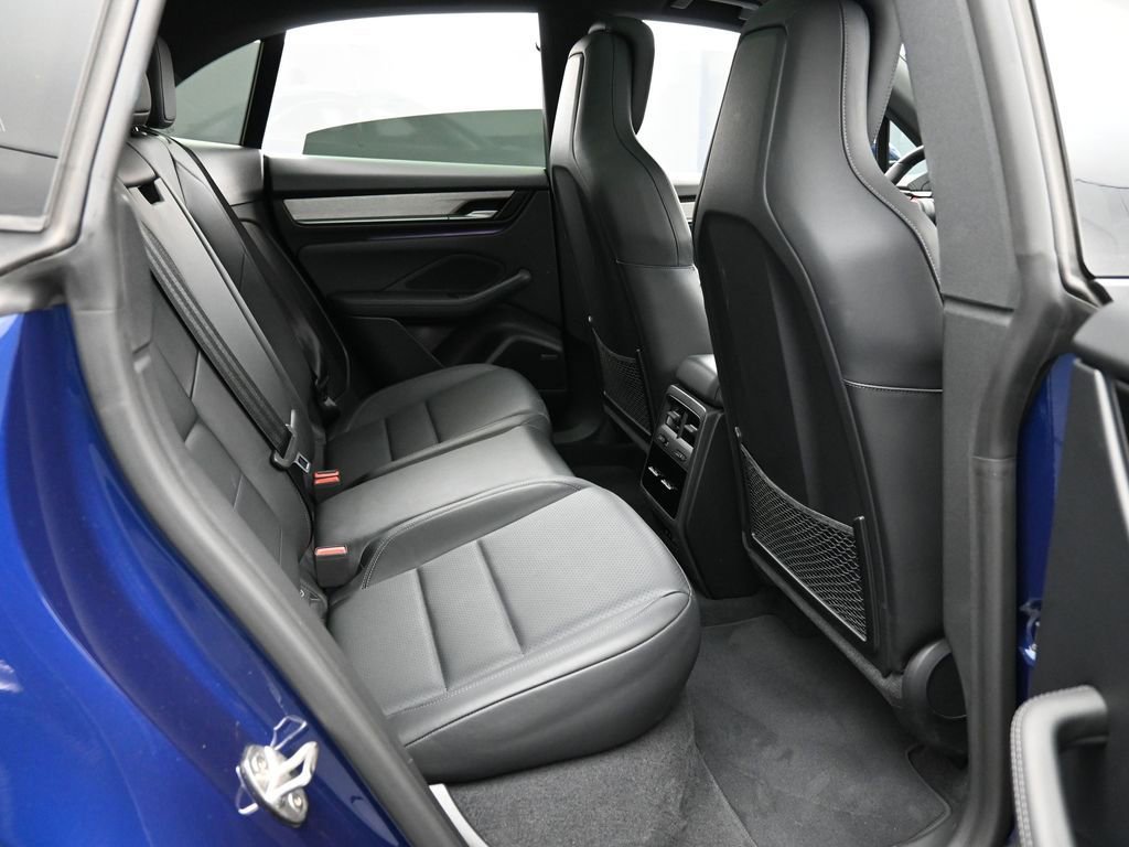 Certified 2024 Porsche Macan 4 Electric image 29