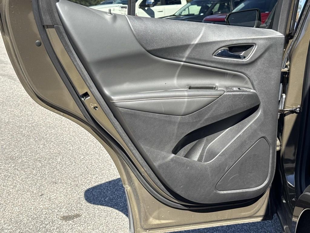 Used 2023 Chevrolet Equinox Premier image 13
