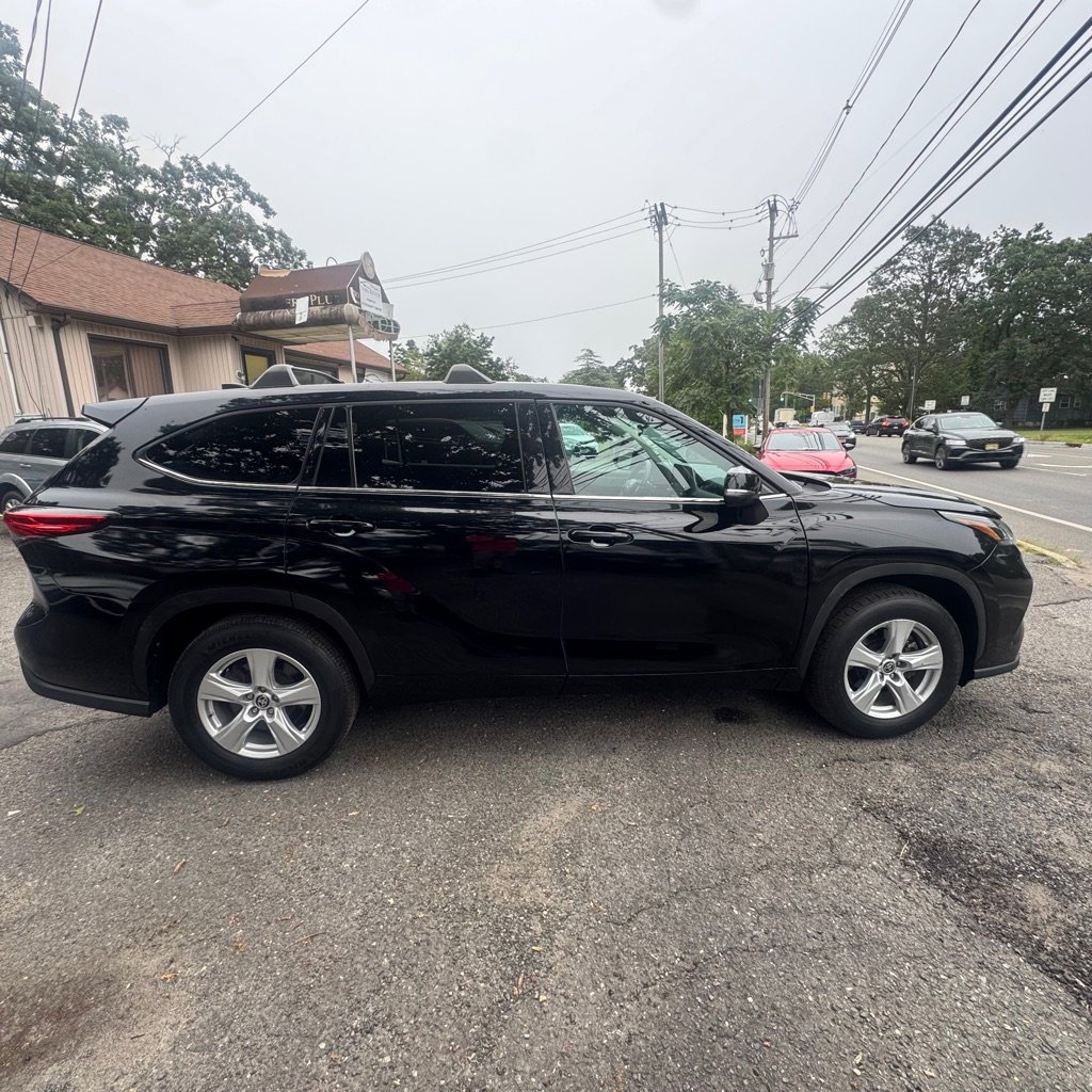 Used 2022 Toyota Highlander L image 7
