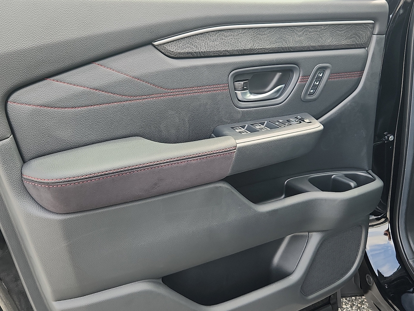 New 2026 Honda Pilot Black Edition image 9