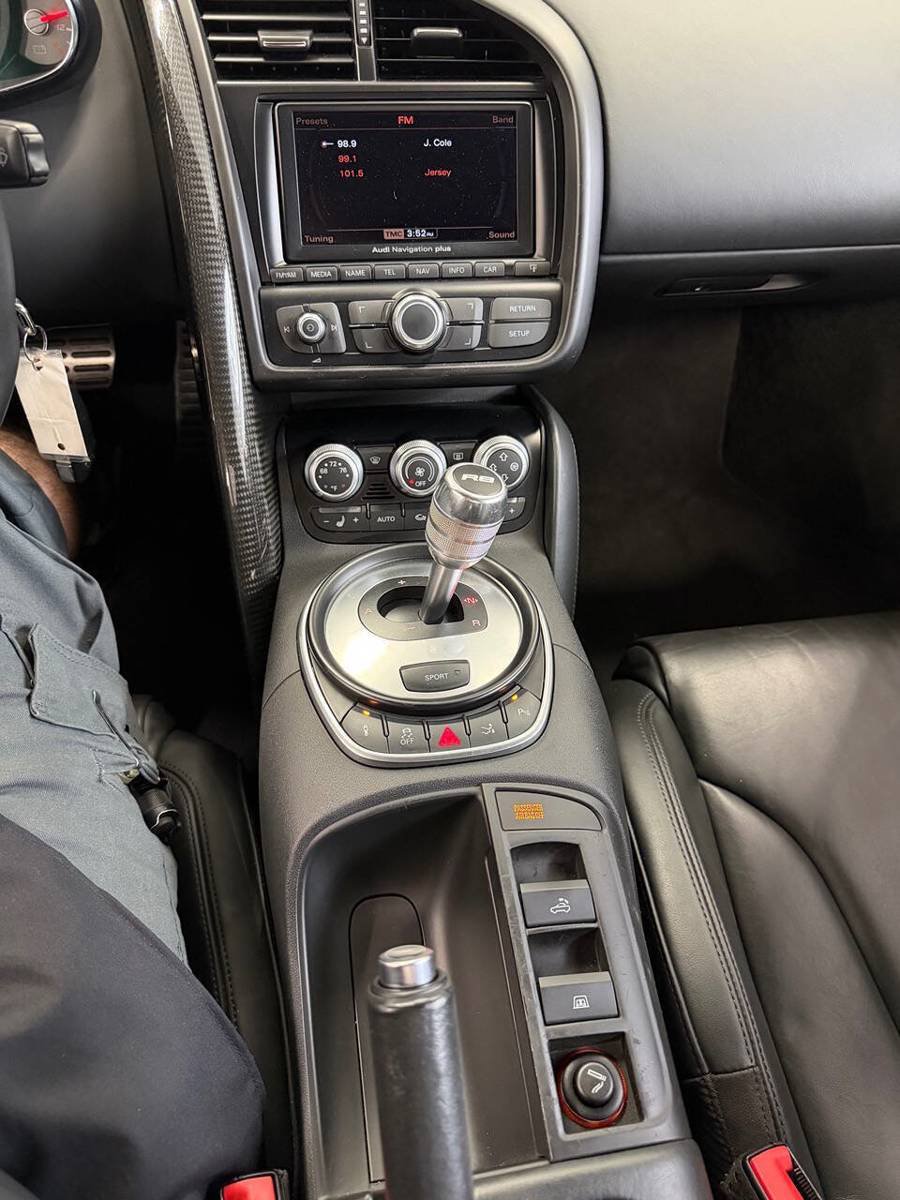 Used 2011 Audi R8 V8 AWD/4WD image 24