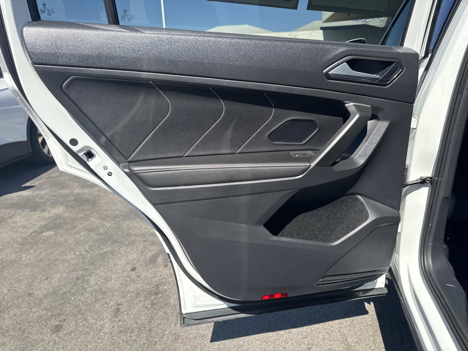 Certified 2023 Volkswagen Tiguan SE FWD image 25