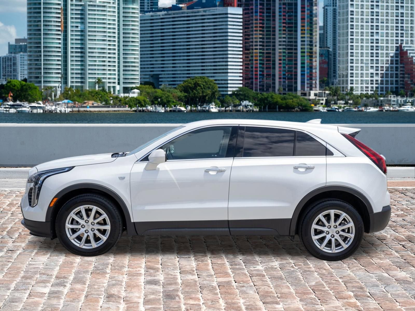 Used 2023 Cadillac XT4 Luxury w/ Driver Awareness Package FWD image 8