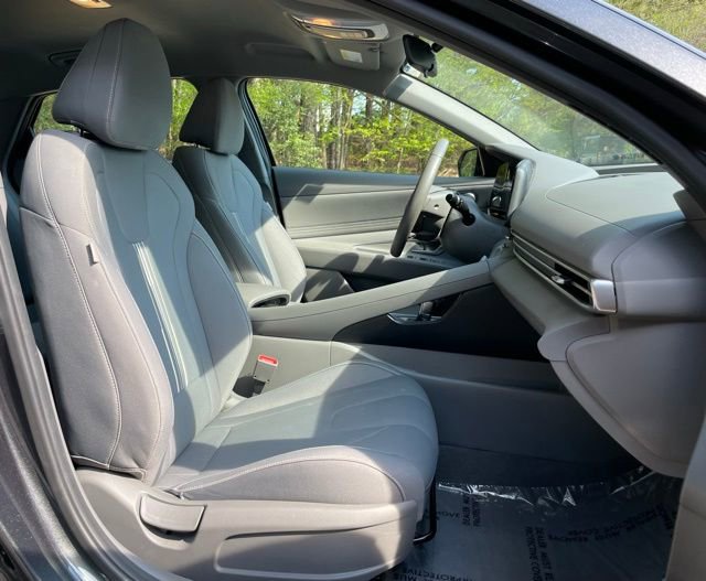 Used 2023 Hyundai Elantra SEL w/ Convenience Package image 20