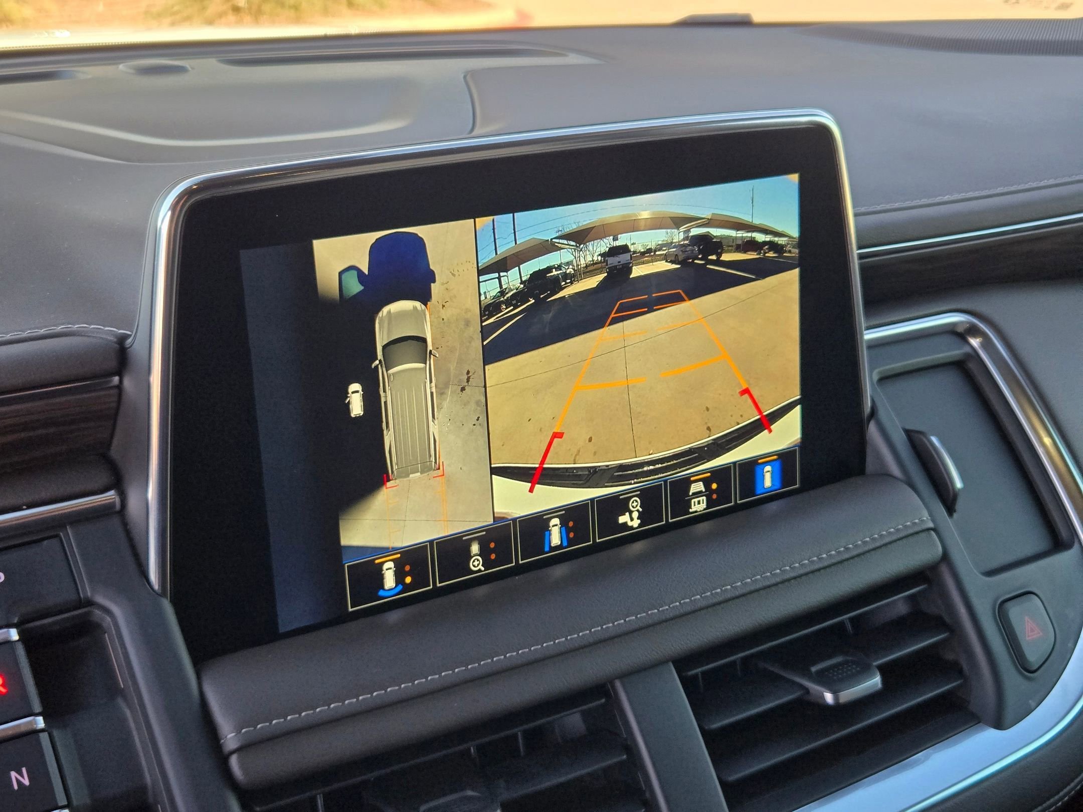 Used 2022 Chevrolet Tahoe Z71 w/ Z71 Off-Road Package image 17