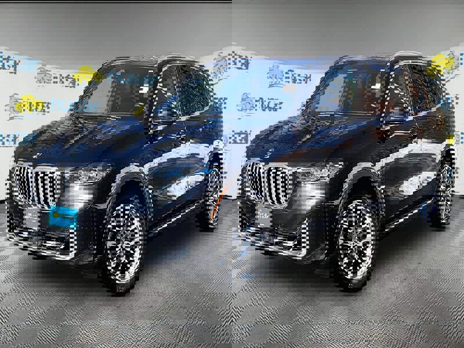 Used 2025 BMW X5 xDrive50e image 3