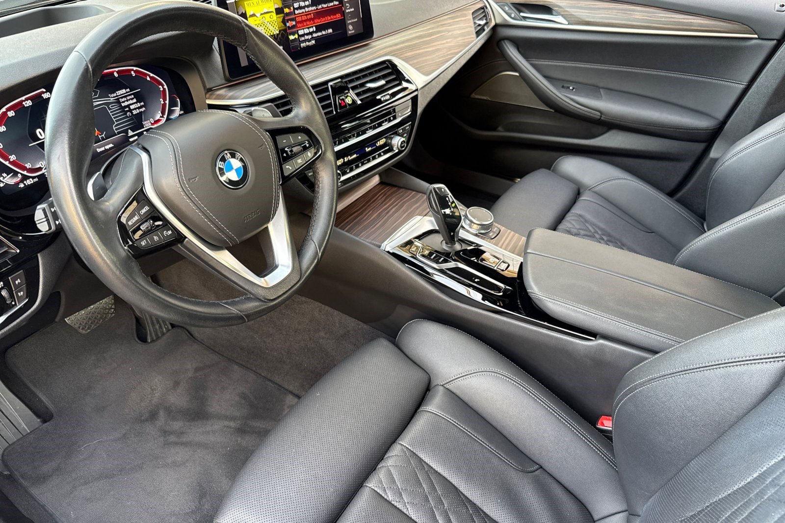 Certified 2023 BMW 530i w/ Premium Package image 11