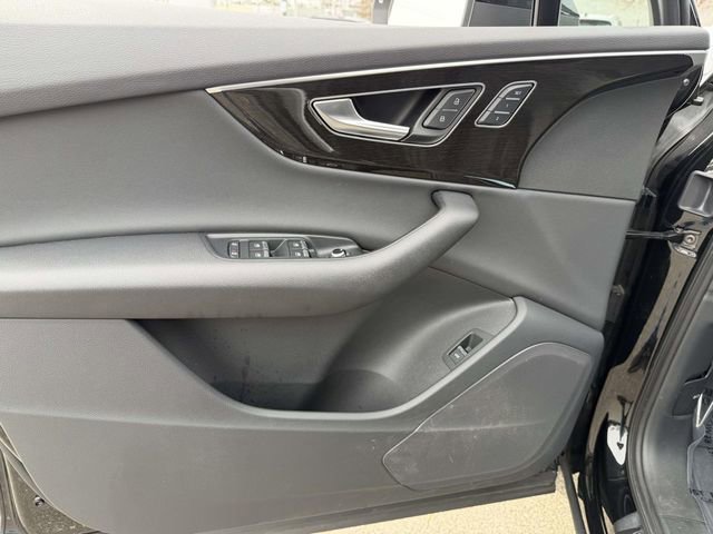 Used 2023 Audi Q7 2.0T Premium w/ Towing Package image 18