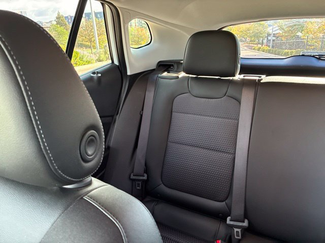Used 2025 Chevrolet Trax LT w/ LT Convenience Package FWD image 17