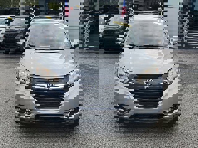 Used 2017 Honda HR-V EX image 2