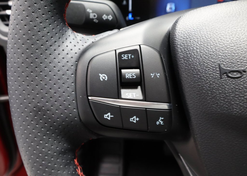 Certified 2025 Ford Escape ST-Line w/ Cold Weather Package image 28