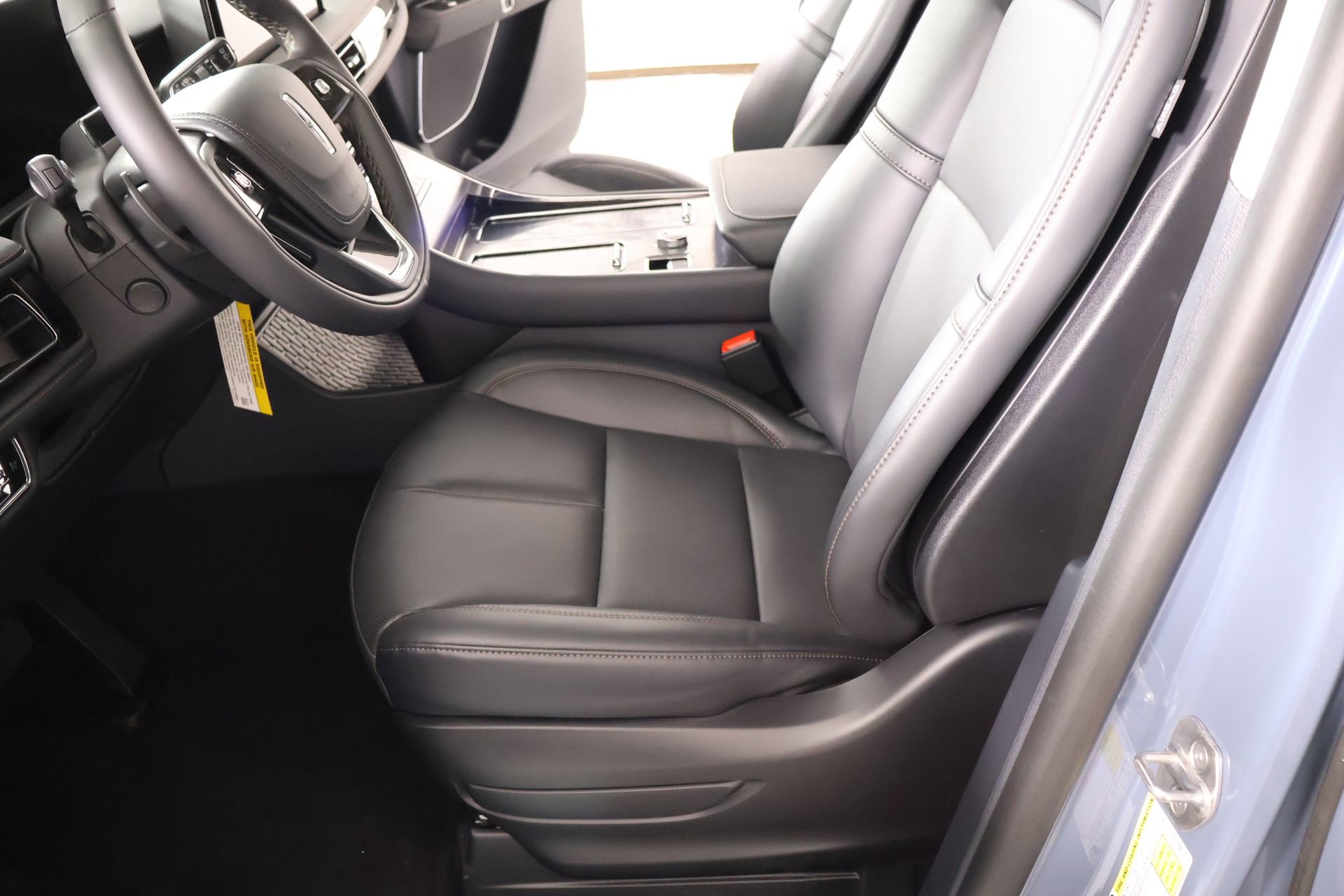 New 2026 Lincoln Aviator AWD image 11