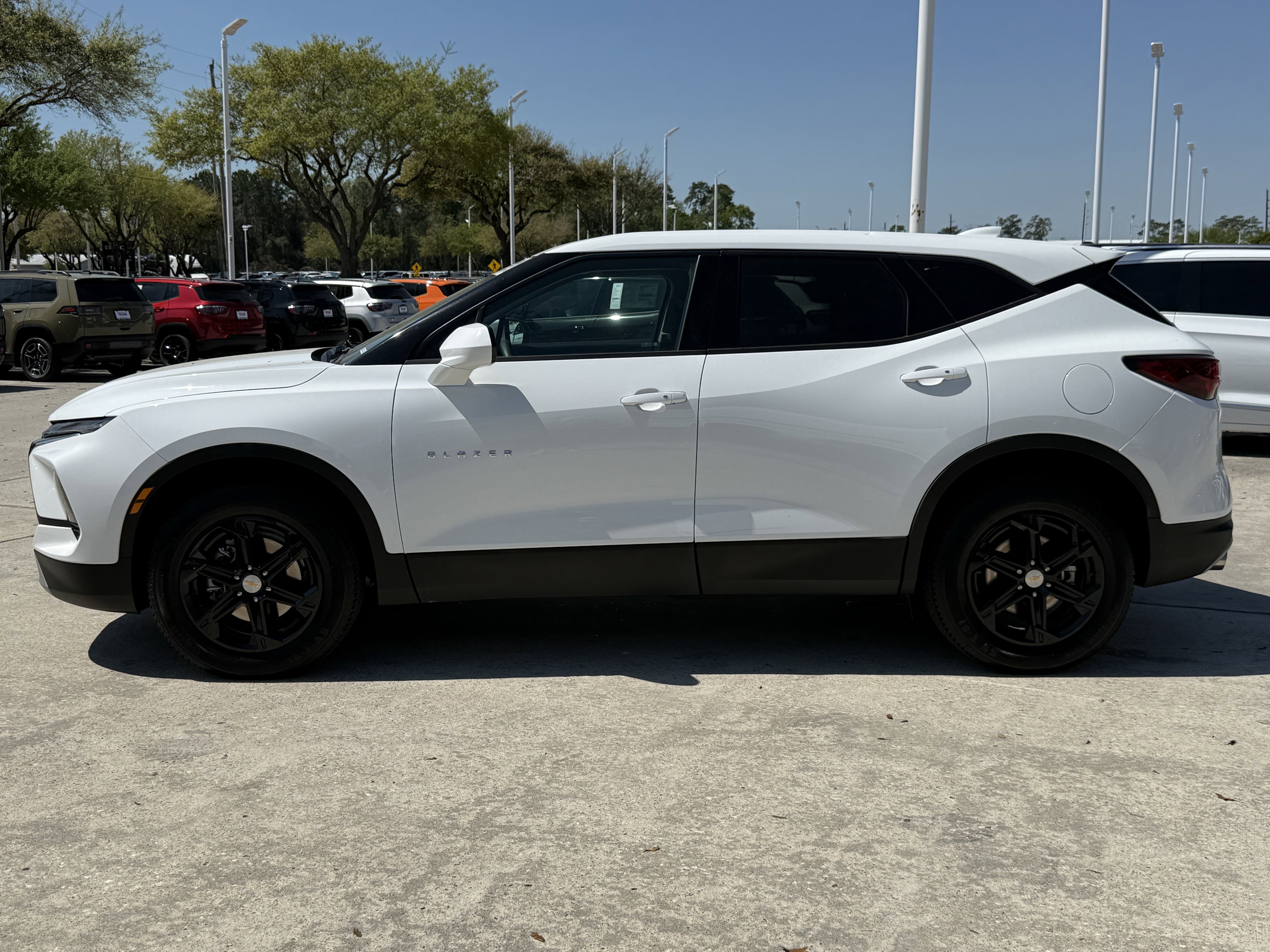 Used 2025 Chevrolet Blazer LT image 9