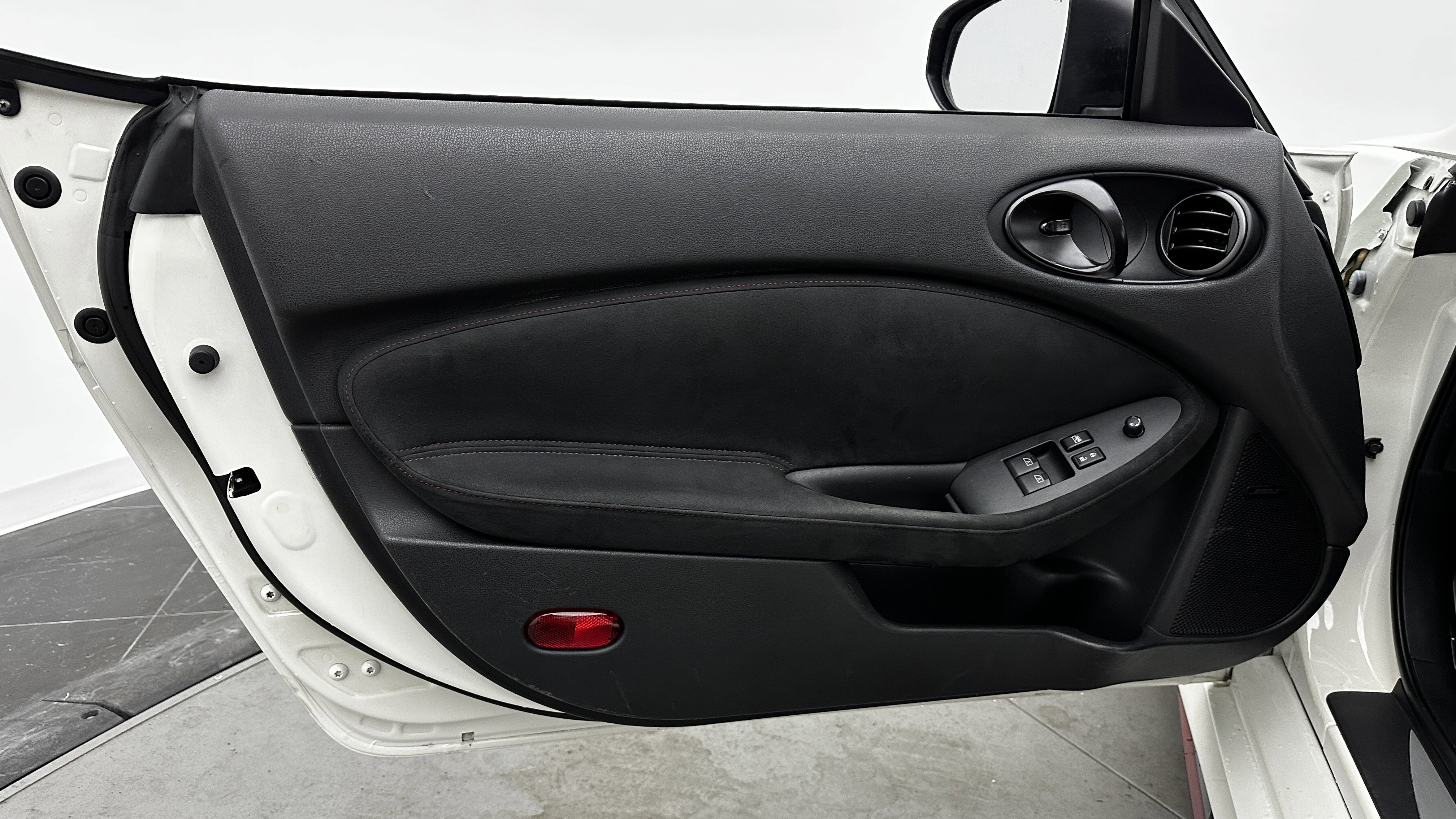 Used 2017 Nissan 370Z NISMO image 14