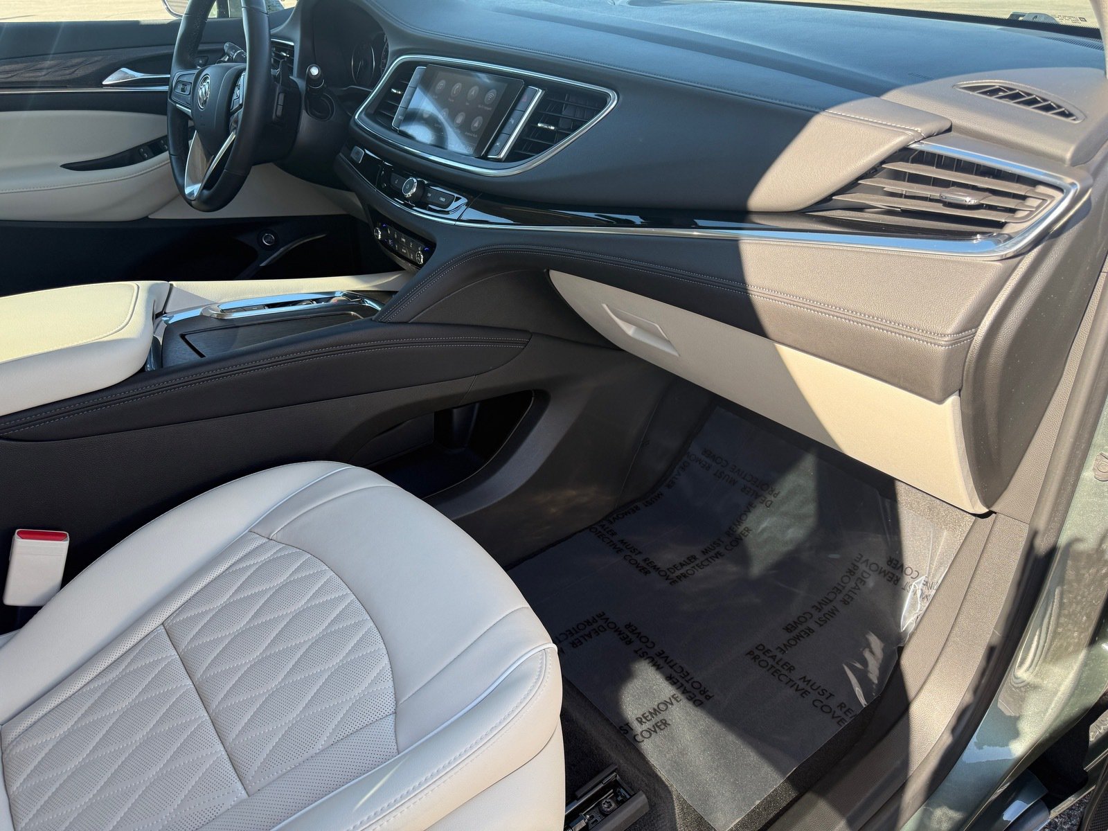 Used 2023 Buick Enclave Avenir w/ Avenir Technology Package AWD/4WD image 30