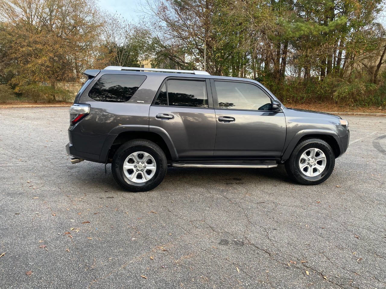 Used 2017 Toyota 4Runner SR5 Premium image 4
