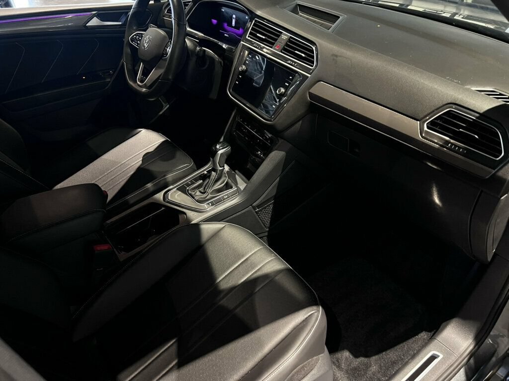 Used 2024 Volkswagen Tiguan SE R-Line FWD image 21