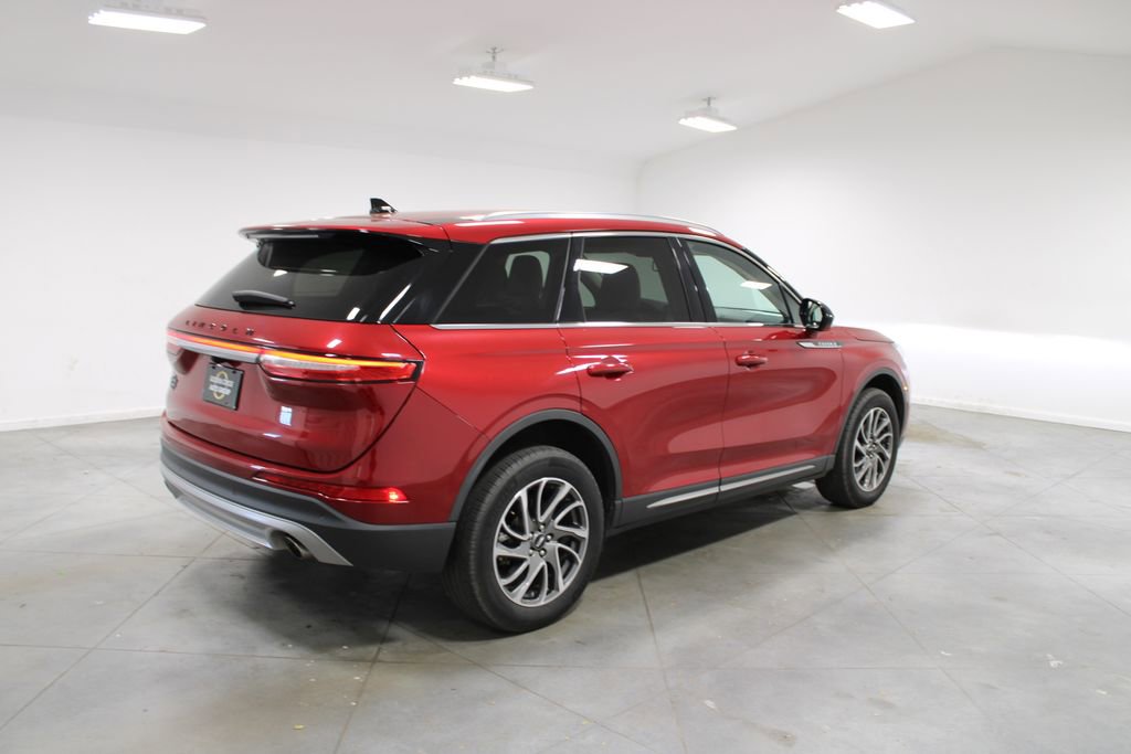 Used 2022 Lincoln Corsair AWD w/ Equipment Group 101A image 9