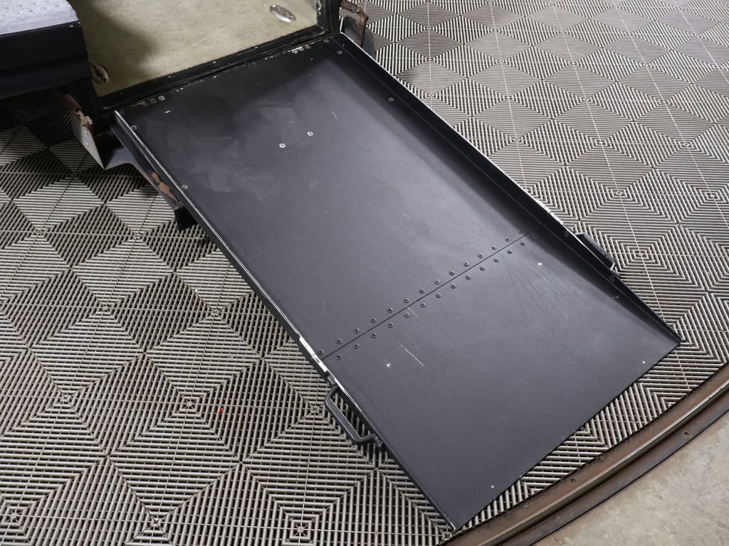 Used 2008 Chrysler Town & Country LX image 11