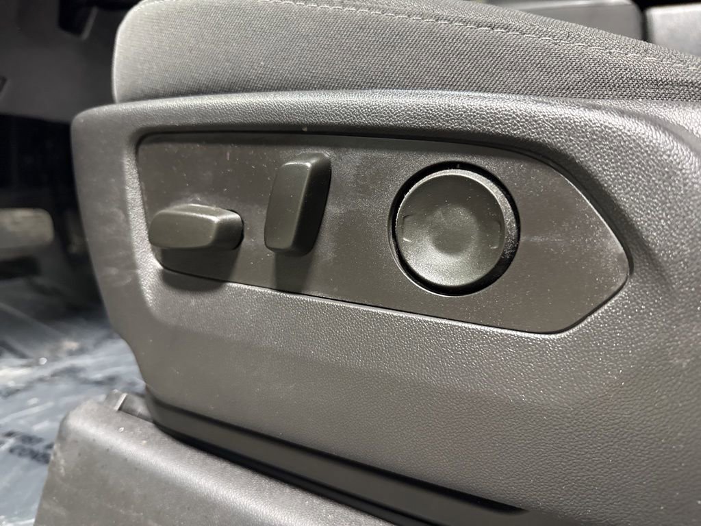 Used 2022 Chevrolet Silverado 1500 Custom image 16