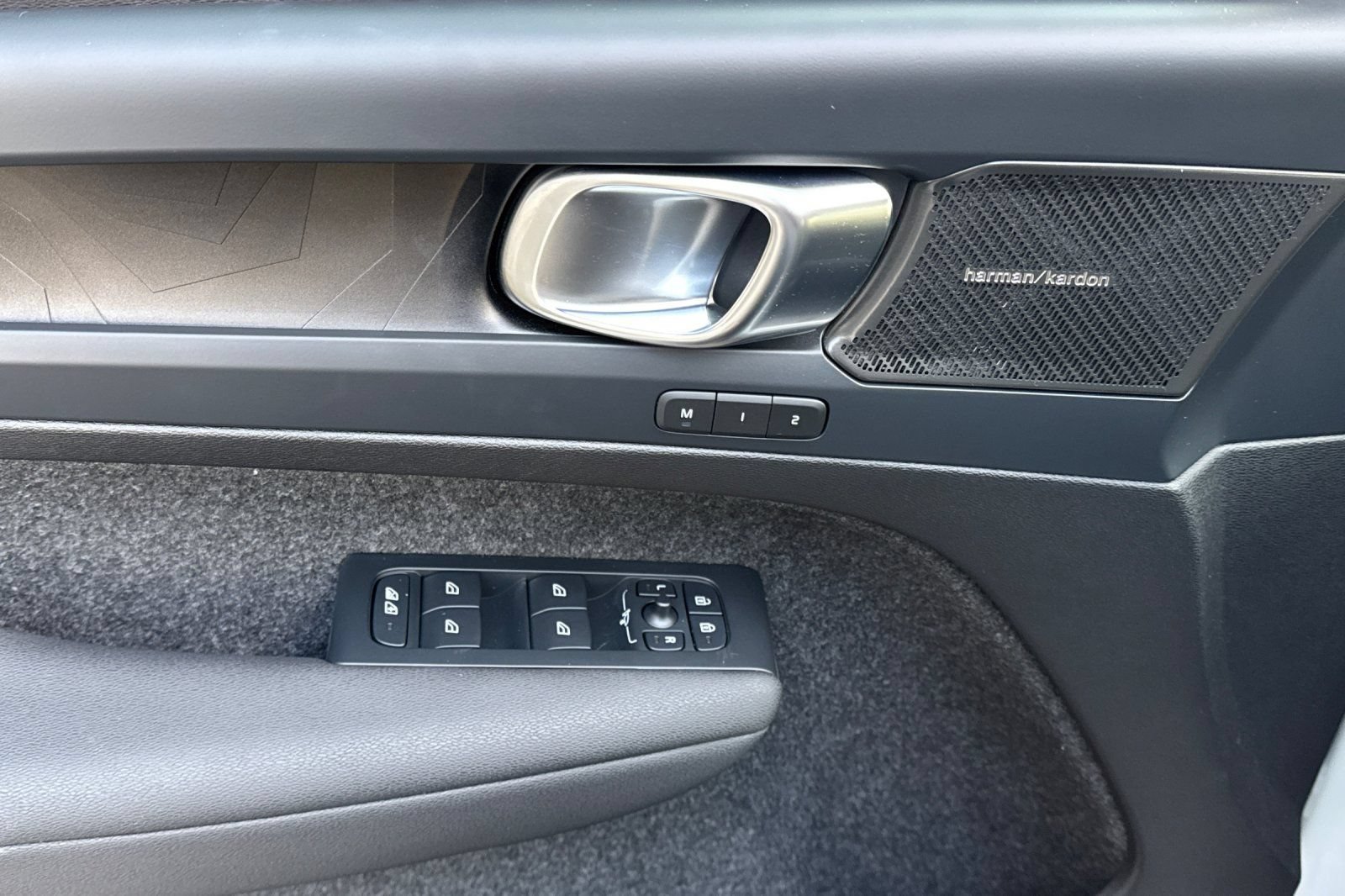 Used 2023 Volvo C40 P8 Recharge Ultimate AWD/4WD image 10