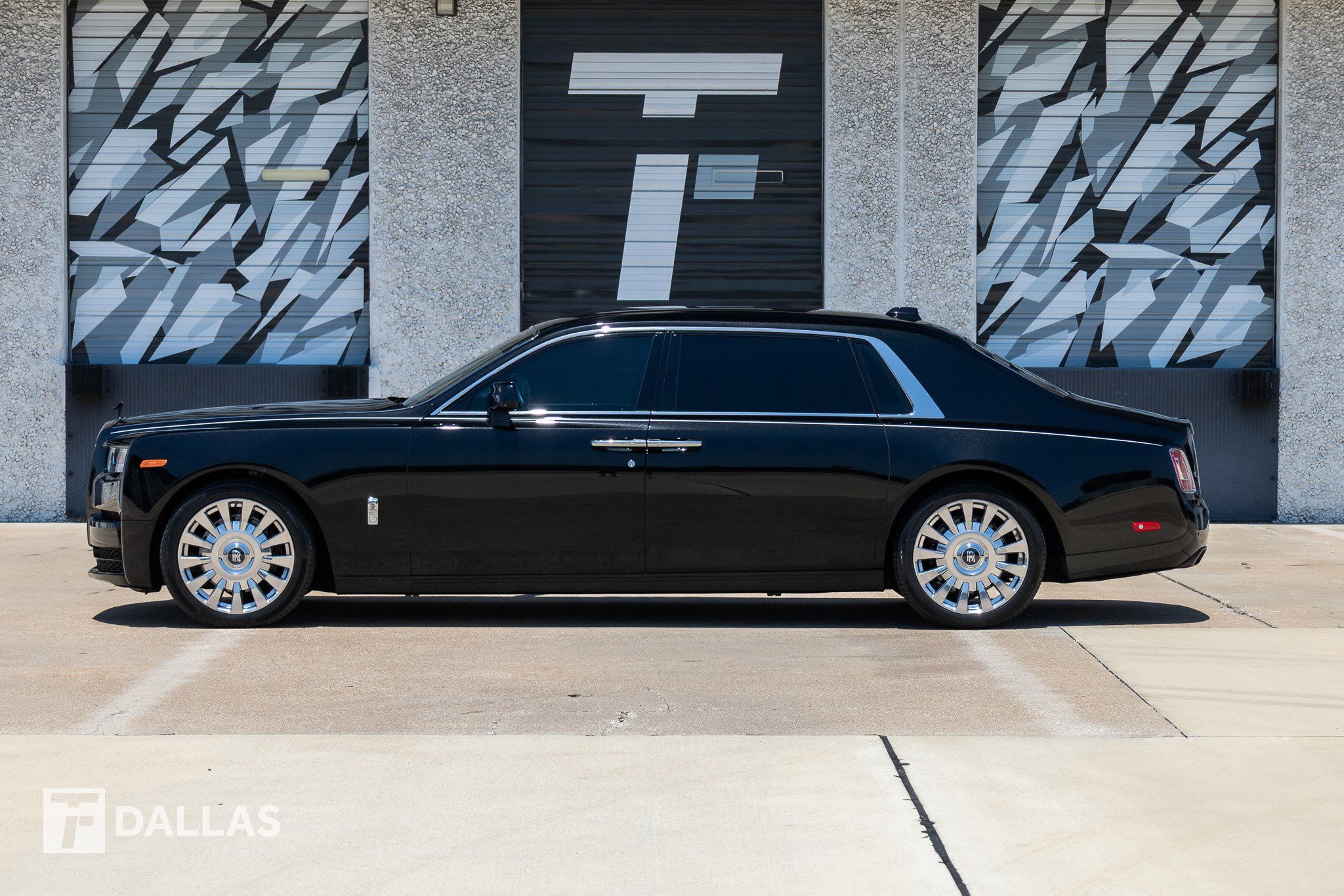 Used 2023 Rolls-Royce Phantom Extended Wheelbase RWD image 7