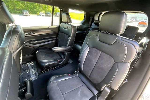 Used 2023 Jeep Grand Cherokee L Laredo AWD/4WD image 25