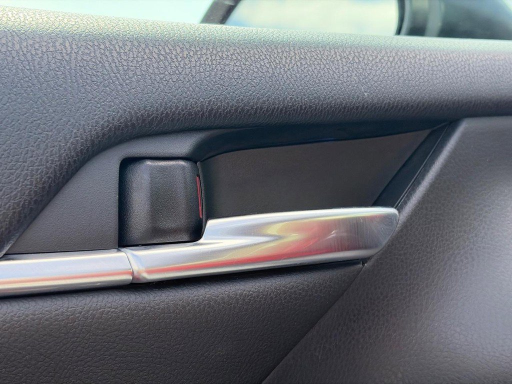 Used 2019 Toyota Camry XSE image 19