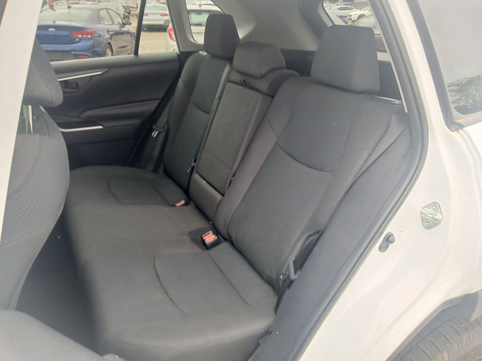 Used 2020 Toyota RAV4 LE image 9