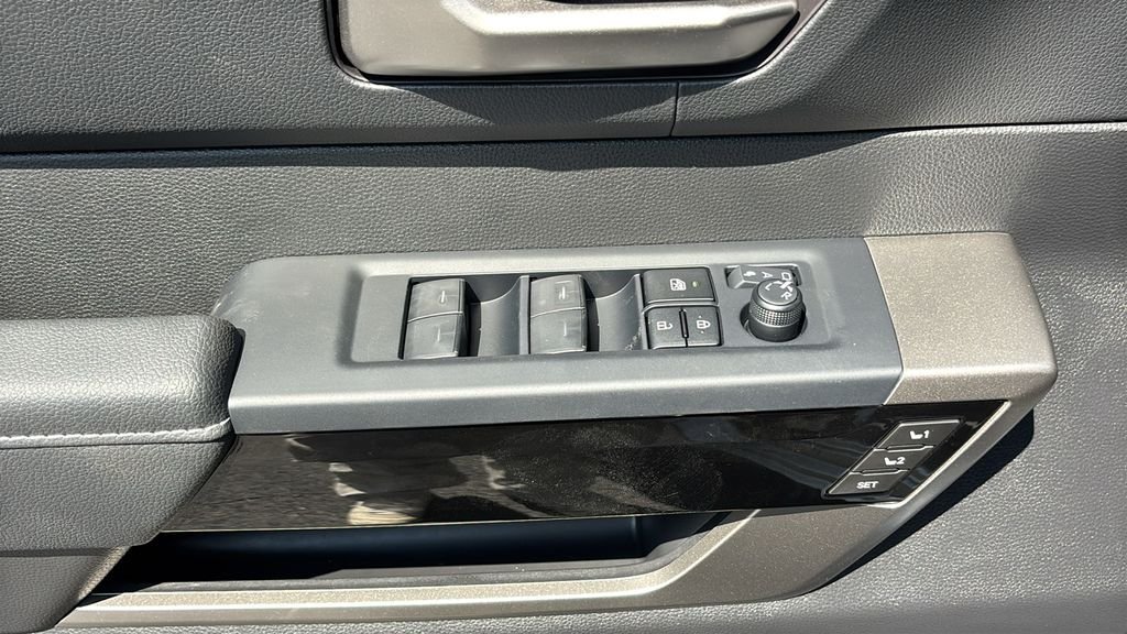 New 2026 Toyota Tundra Limited AWD/4WD image 12