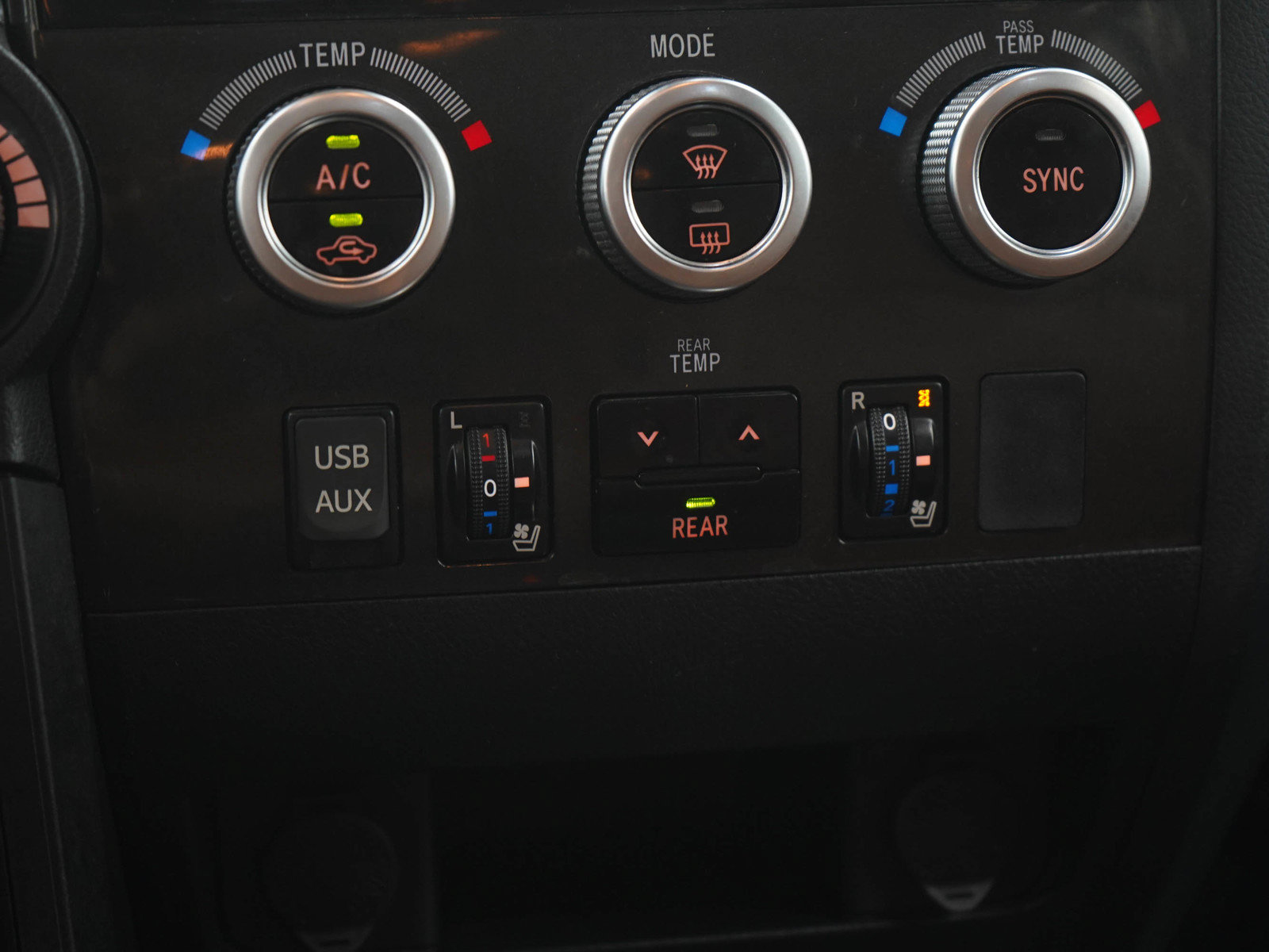 Used 2019 Toyota Sequoia Platinum AWD/4WD image 25