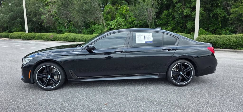 Used 2019 BMW 750i w/ Executive Package RWD image 2