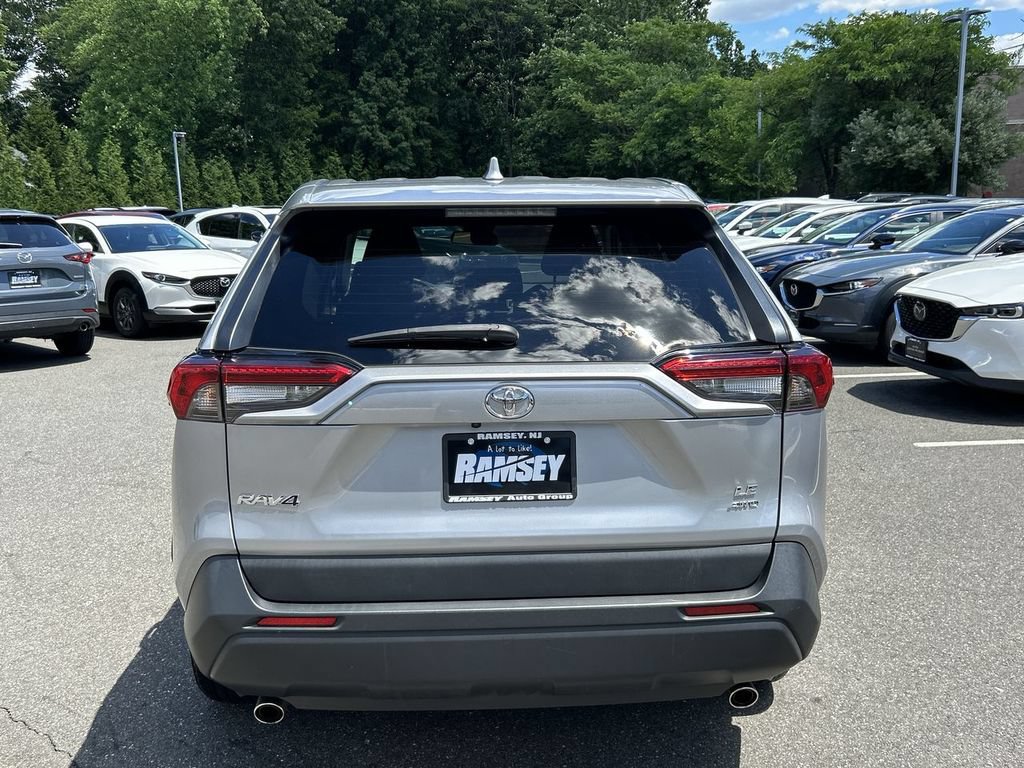 Used 2023 Toyota RAV4 LE AWD/4WD image 25