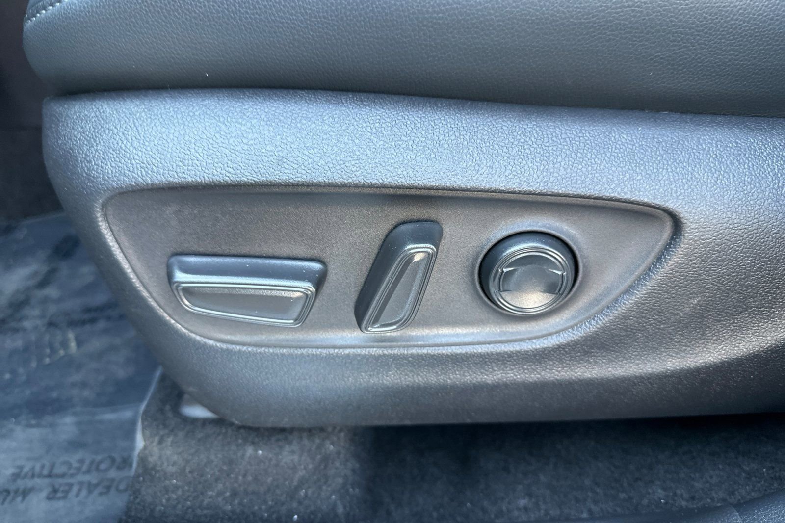 Used 2026 Toyota Highlander Limited image 13