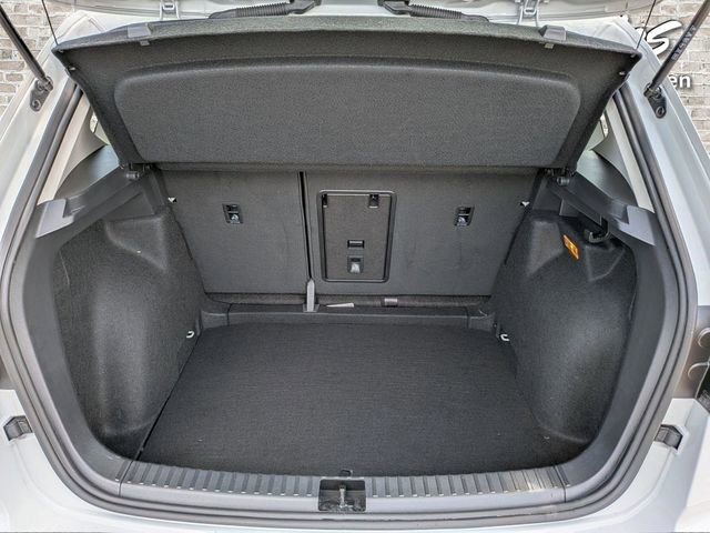 Used 2023 Volkswagen Taos SE w/ Panoramic Sunroof Package image 13