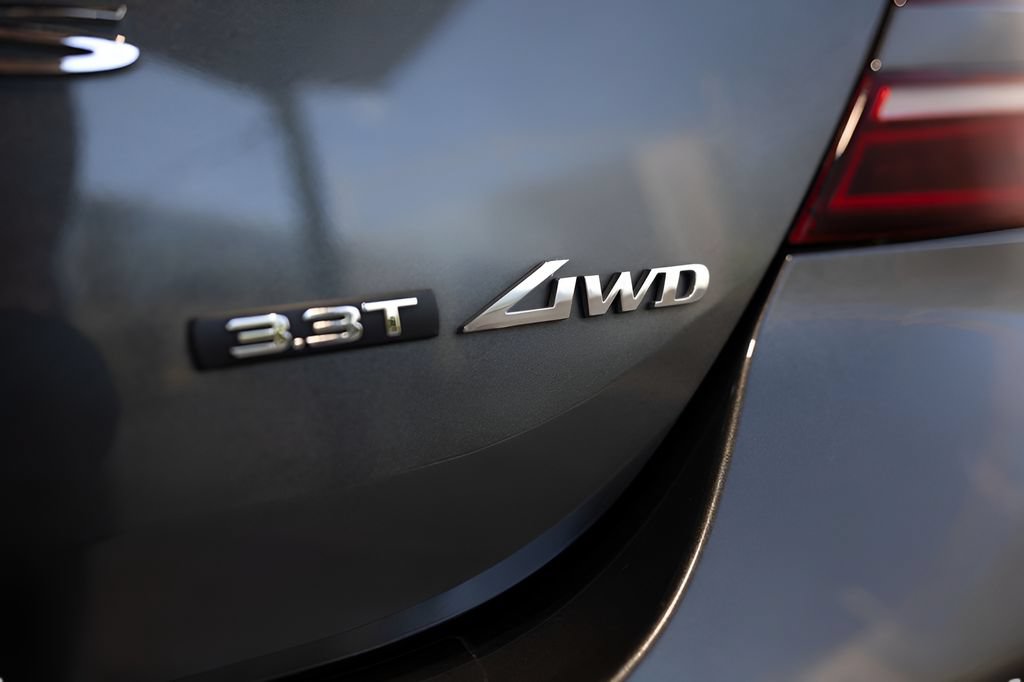 Used 2023 Genesis G70 2.0T w/ Sport Prestige Package AWD/4WD image 19