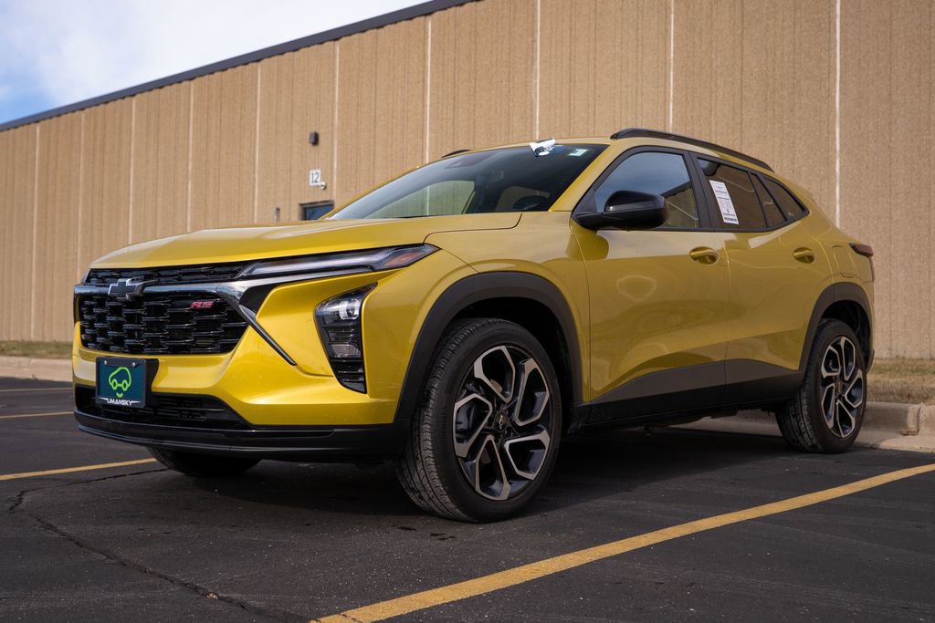 Used 2025 Chevrolet Trax RS w/ Driver Confidence Package image 4