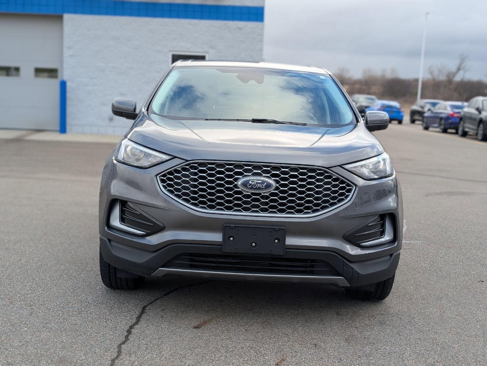 Used 2023 Ford Edge SEL image 11