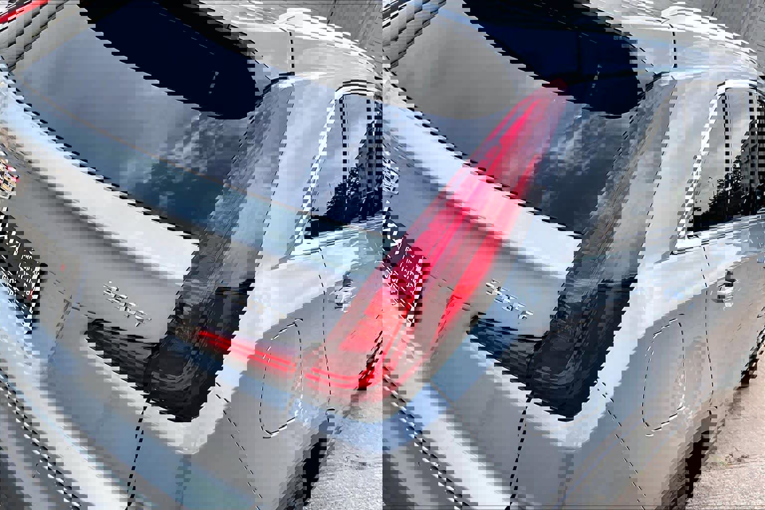 Used 2024 Cadillac XT4 Luxury w/ Cold Weather Package image 26