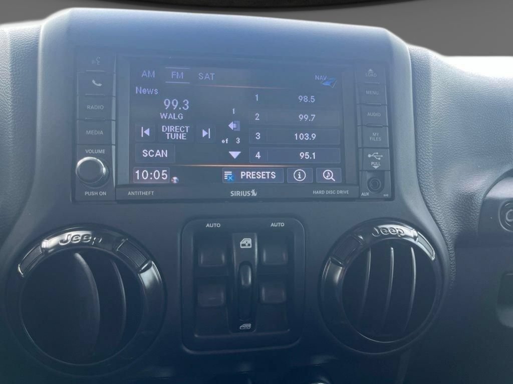 Used 2018 Jeep Wrangler Unlimited Rubicon AWD/4WD image 17