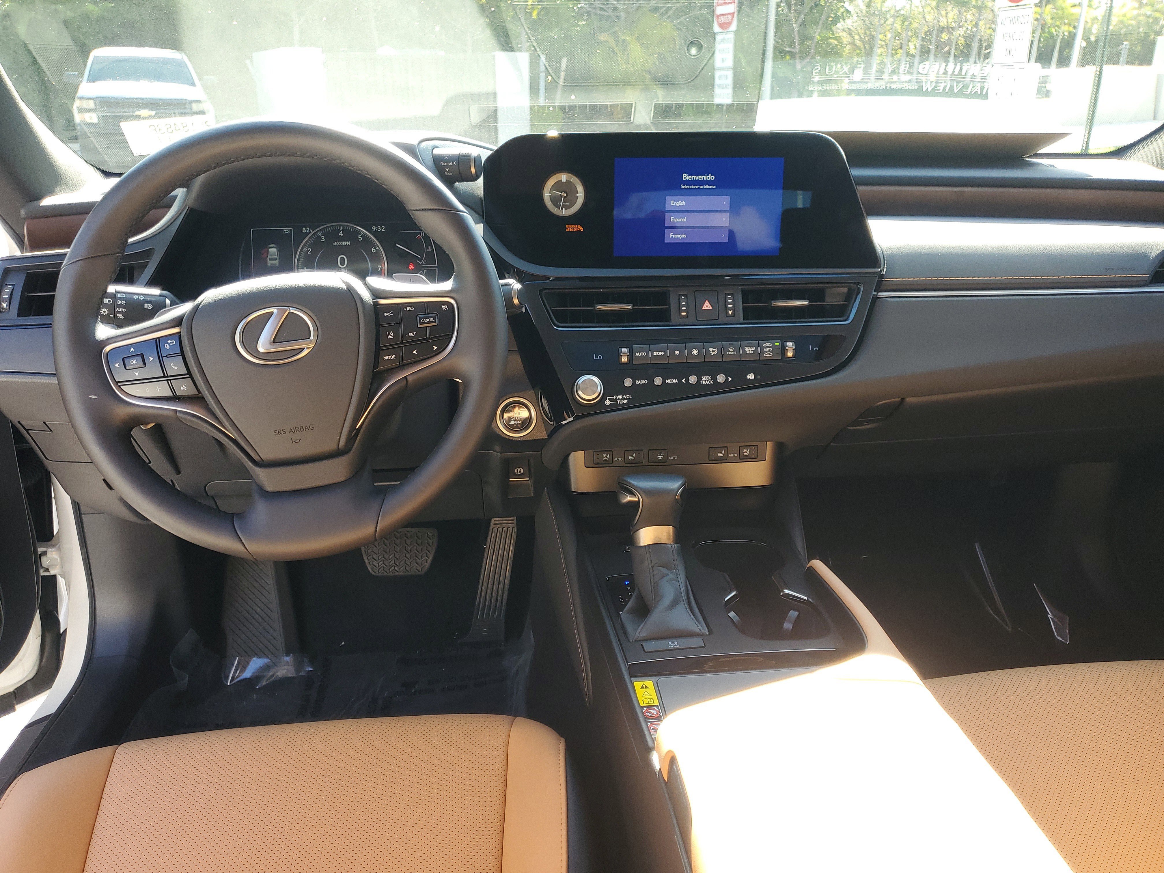 Used 2025 Lexus ES 350 w/ Premium Package image 10